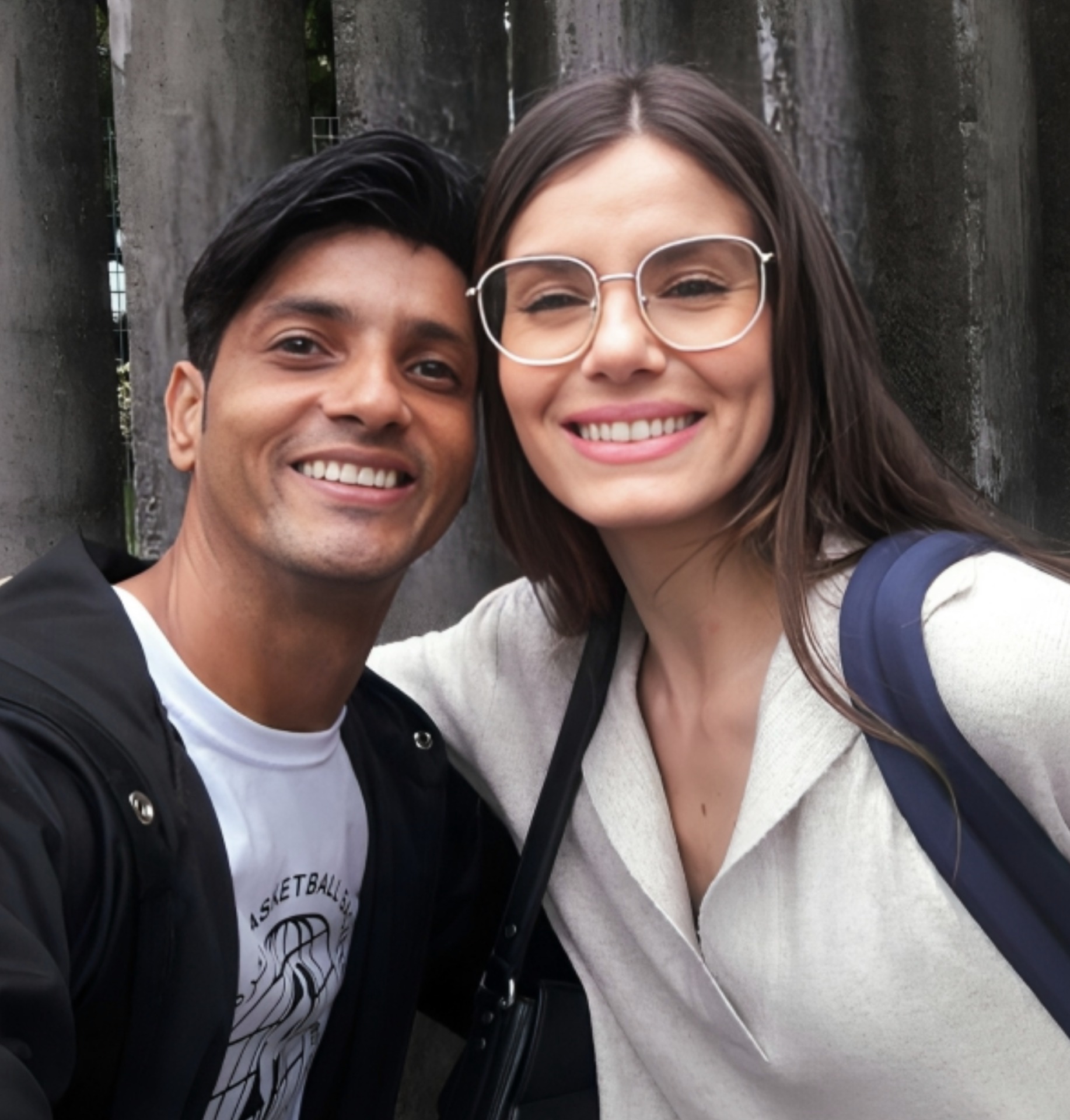 Romero Silva e Camila Queiroz na globo